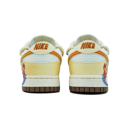 Fox Holding a Heart-Women's Court Low Custom